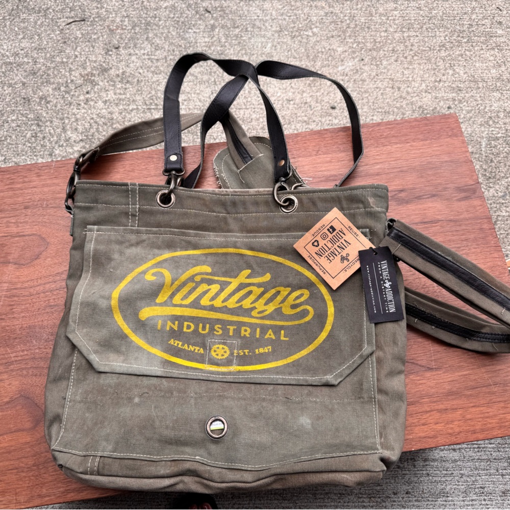 Vintage Addiction Messenger Bag